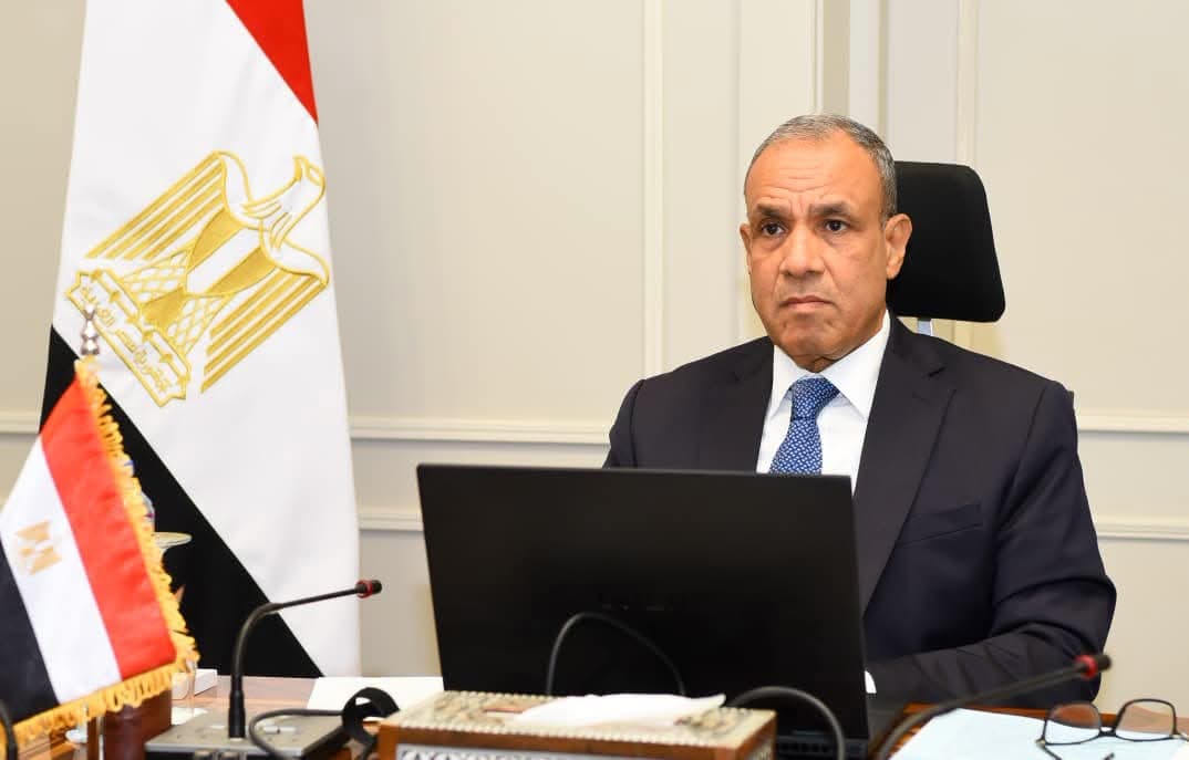 عبدالعاطي يبحث مع الكوادر المصرية تعزيز الحضور داخل مؤسسات الاتحاد الأفريقي