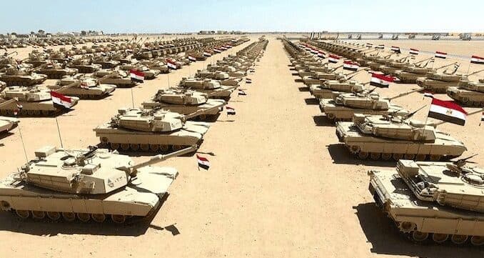 "بعضها يصنع محليًا".. تقرير إسرائيلي: مصر تنوع مصادر تسليحها لمواجهة تحديات الحروب الحديثة