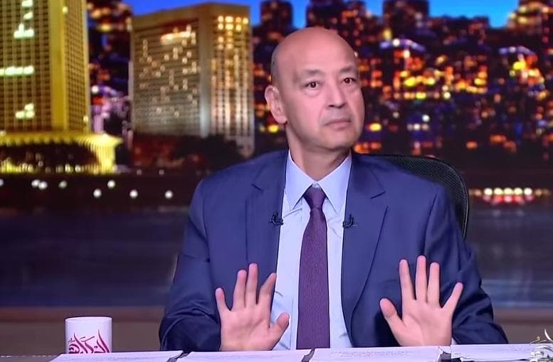 عمرو أديب لـ حسن هيكل: لو قلت للمصريين هبيع أو أستثمر النادي الأهلي كانت هتبقى مصيبة مش جاي تقولي قناة السويس