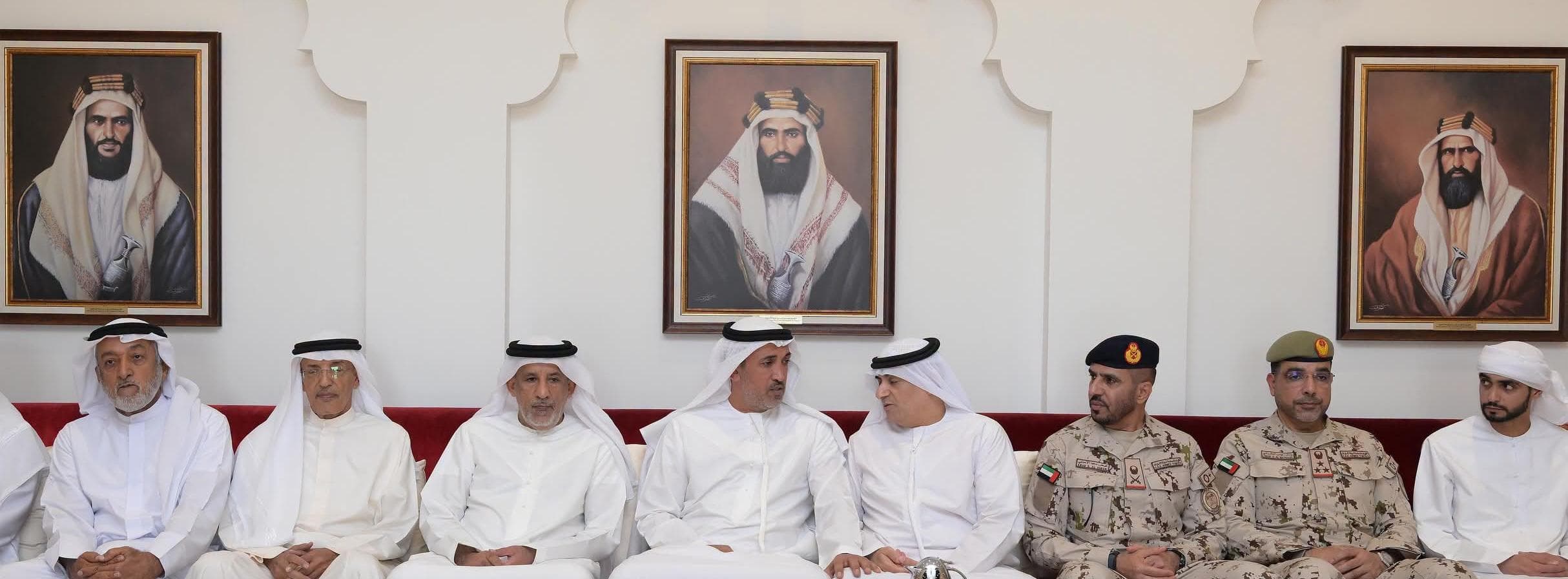 وزير الدولة لشؤون الدفاع الإماراتي يعزي أسرتي شهيدين